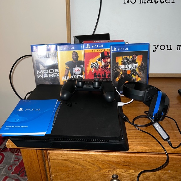 PlayStation 4 Slim 1TB Console - Jet Black and GamesBUNDLE...